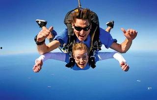 娱乐吃瓜酱跳伞小说 第2张 娱乐吃瓜酱跳伞小说 第2张